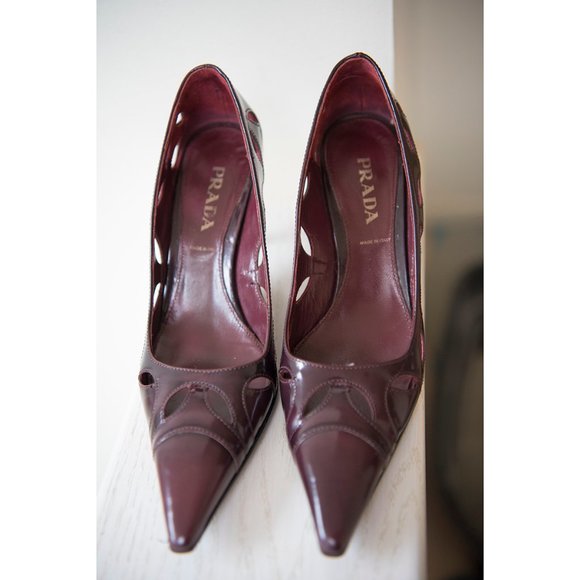 Prada Dark Brown Shiny Patent Leather Cutout Heels sz 36-1/2 - Picture 3 of 12